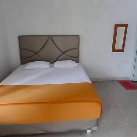 Hotel Sri Indrawati Puncak Mitra RedDoorz-2